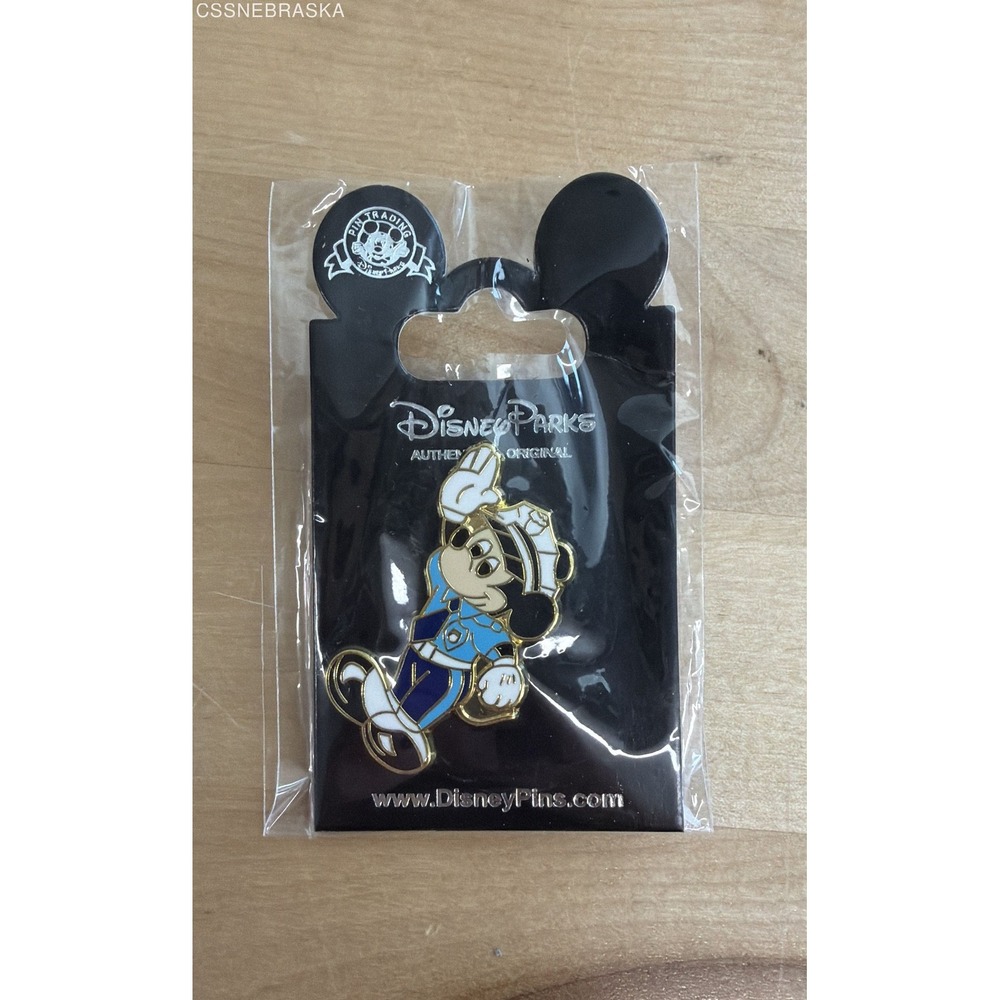 Disney Pin 52848 Mickey Mouse Security Guard Policeman Trading Pin WDW NWT 2009